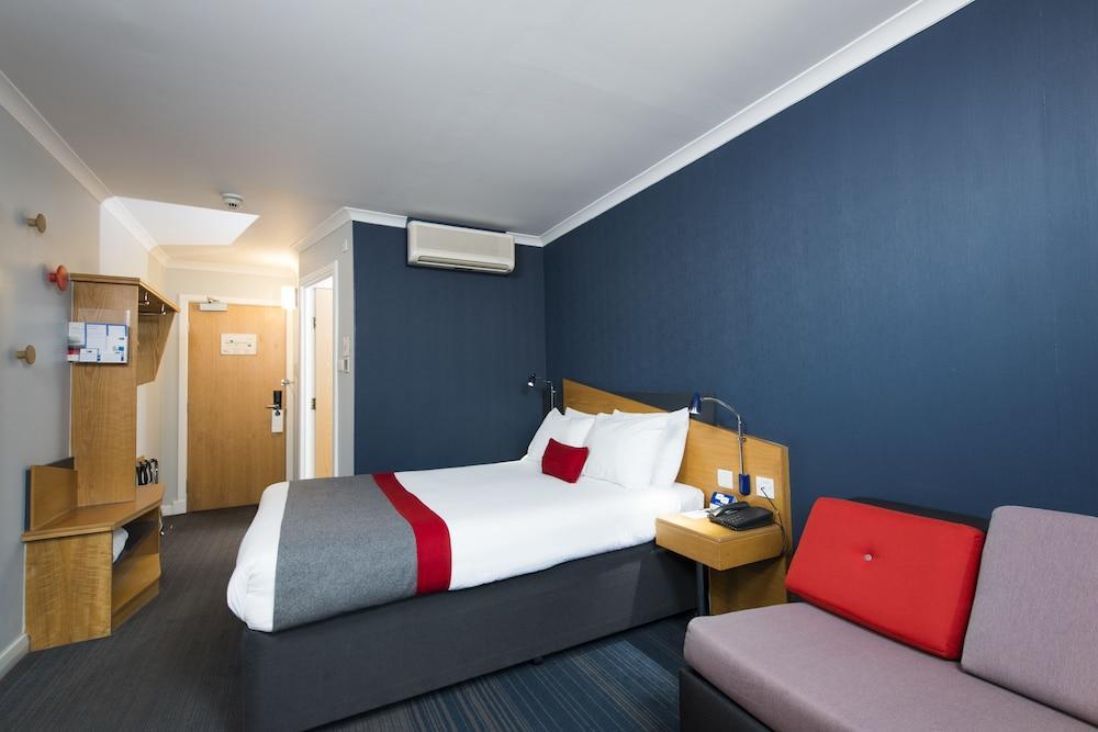 Holiday Inn Express Swansea East By Ihg מראה חיצוני תמונה