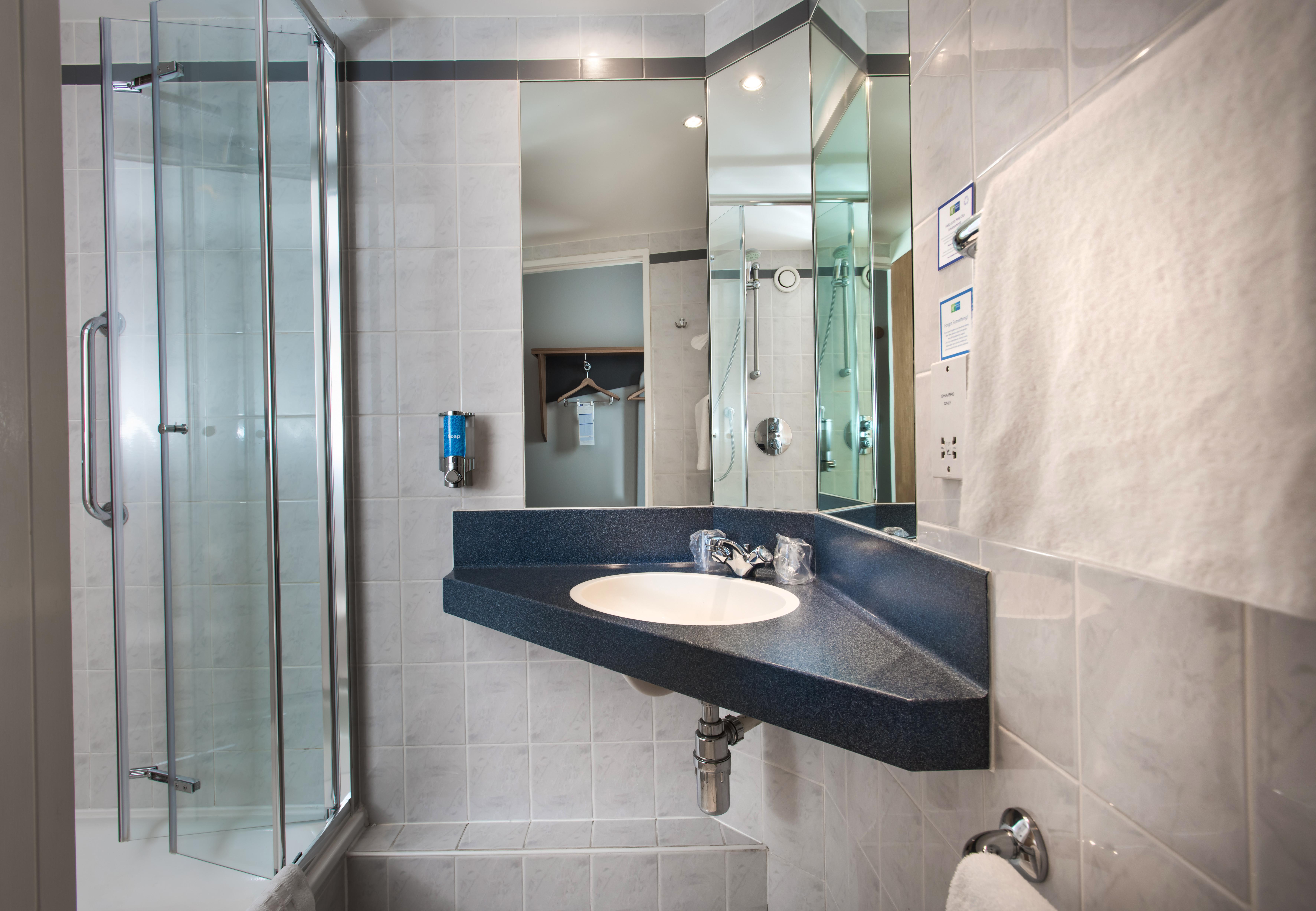 Holiday Inn Express Swansea East By Ihg מראה חיצוני תמונה