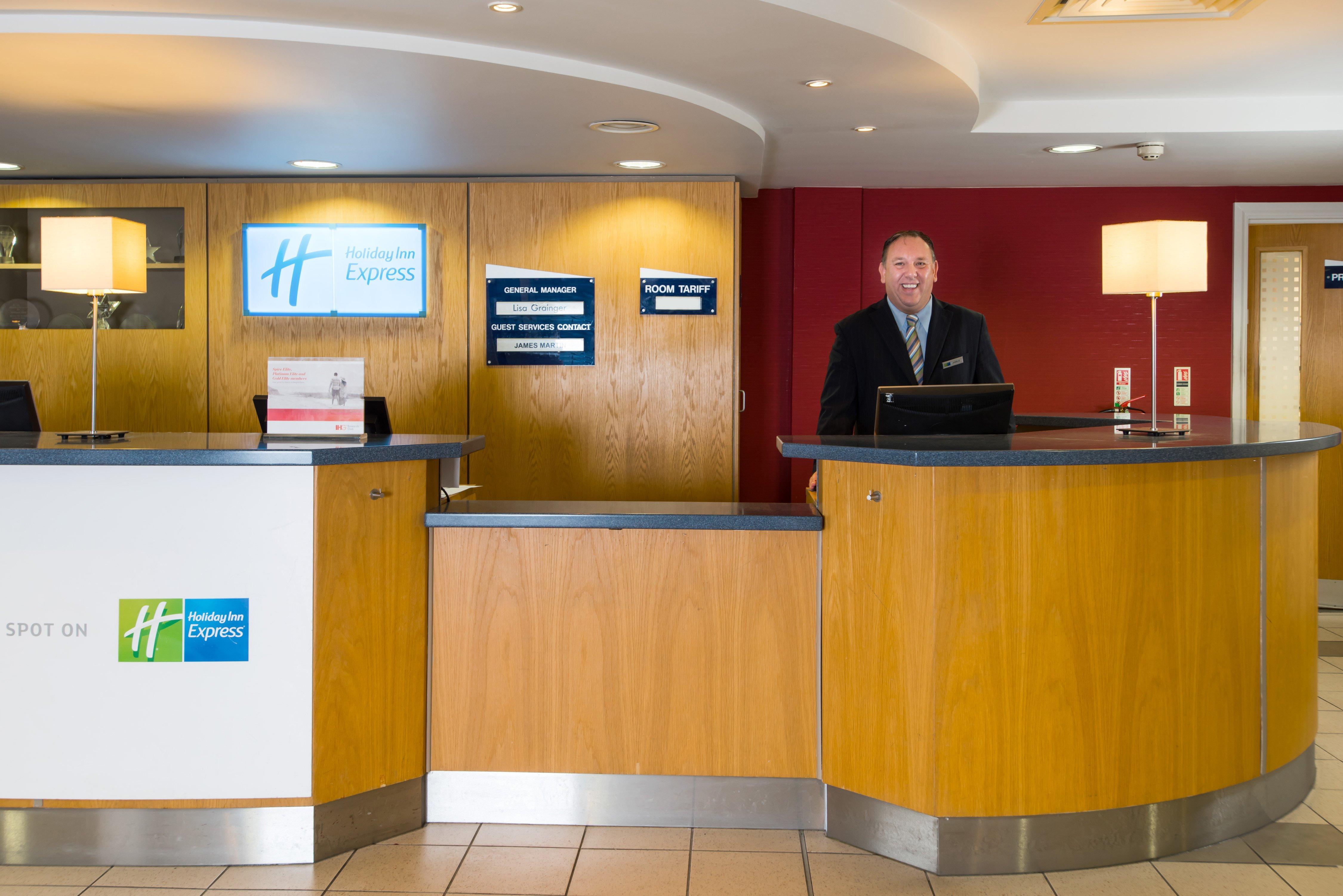 Holiday Inn Express Swansea East By Ihg מראה חיצוני תמונה
