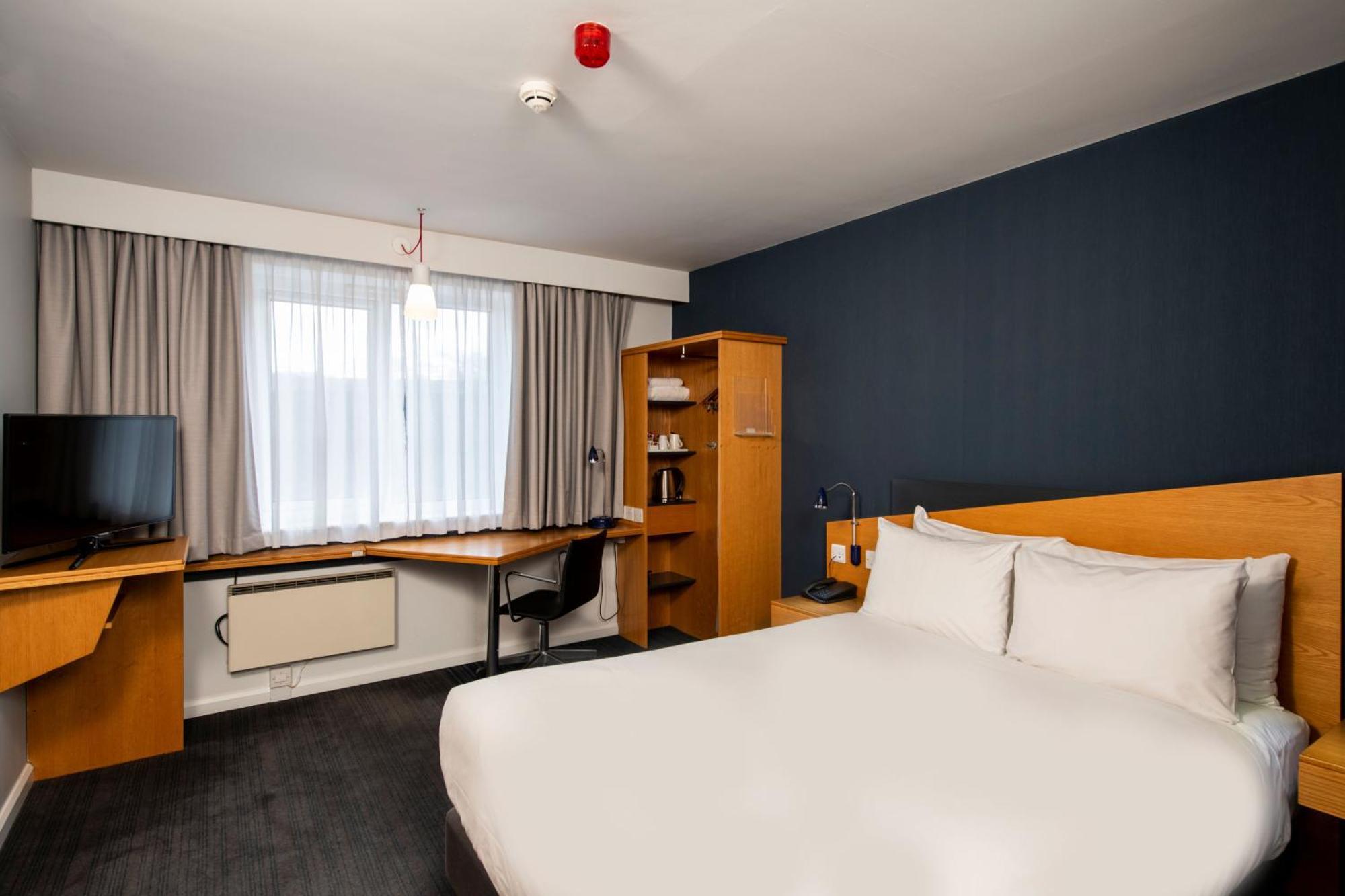 Holiday Inn Express Swansea East By Ihg מראה חיצוני תמונה