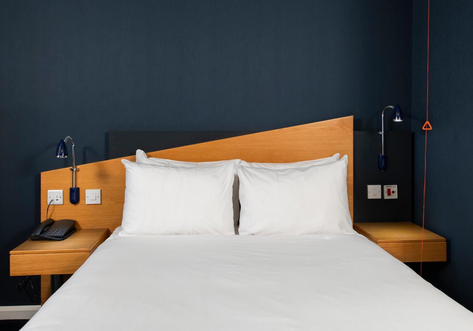 Holiday Inn Express Swansea East By Ihg מראה חיצוני תמונה