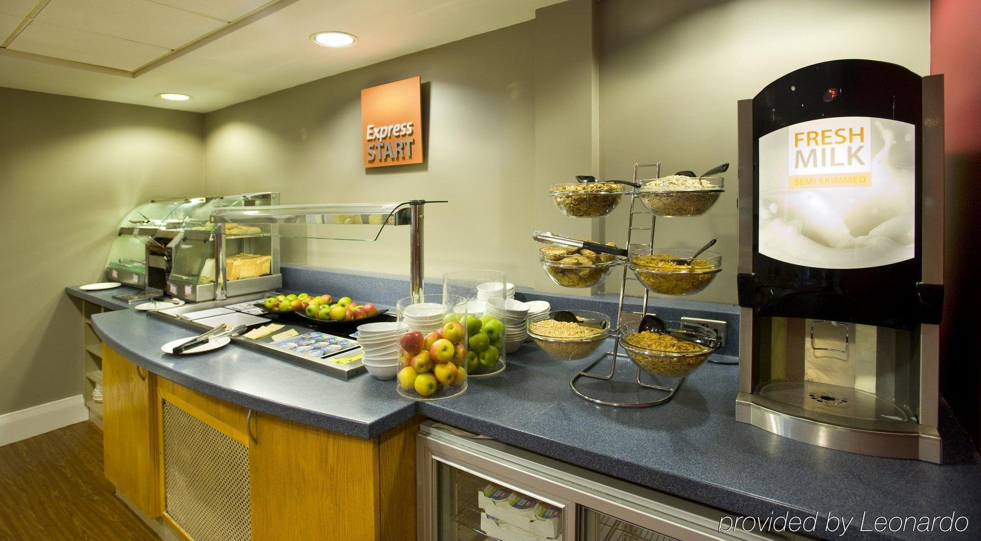 Holiday Inn Express Swansea East By Ihg מראה חיצוני תמונה
