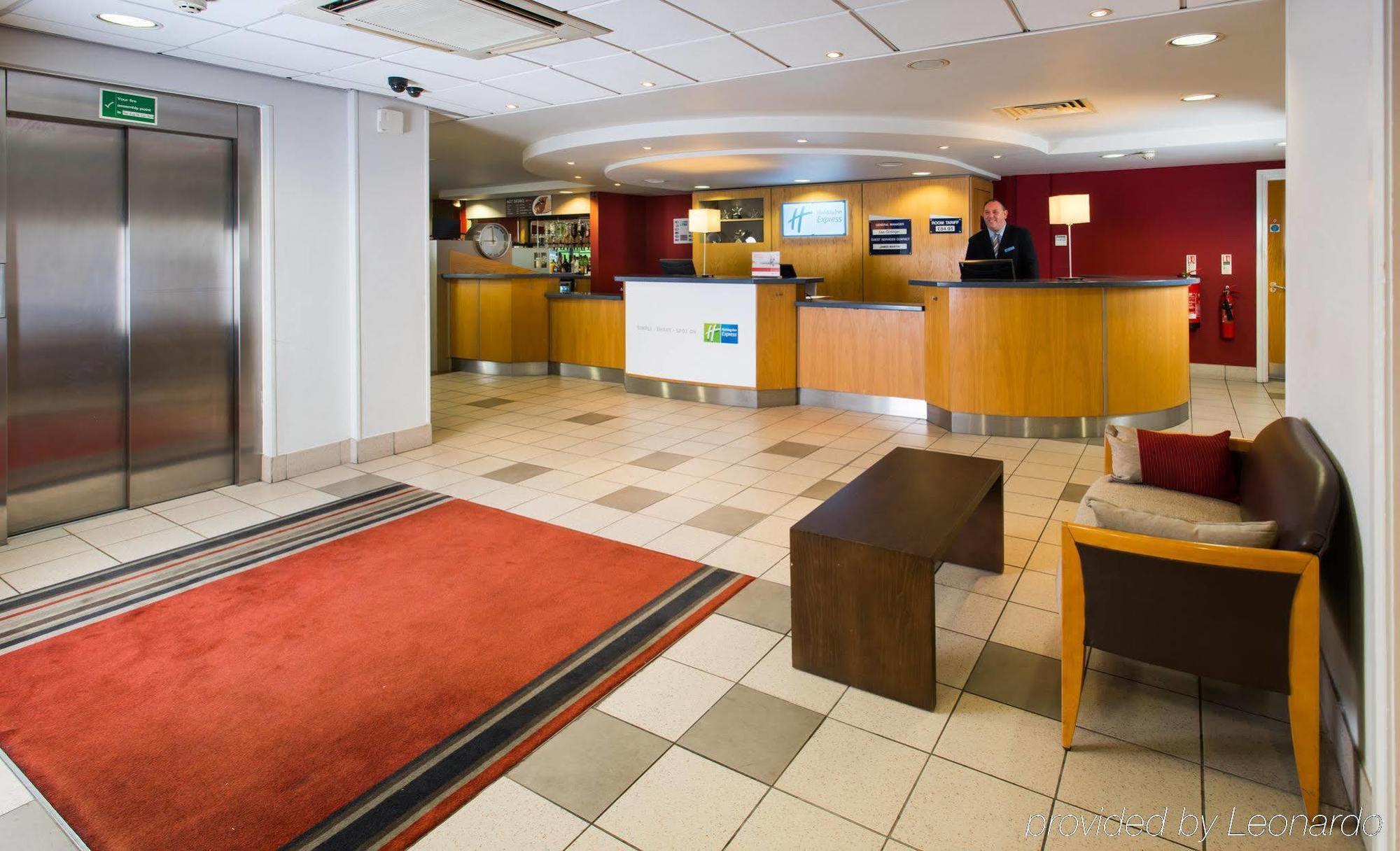 Holiday Inn Express Swansea East By Ihg מראה חיצוני תמונה