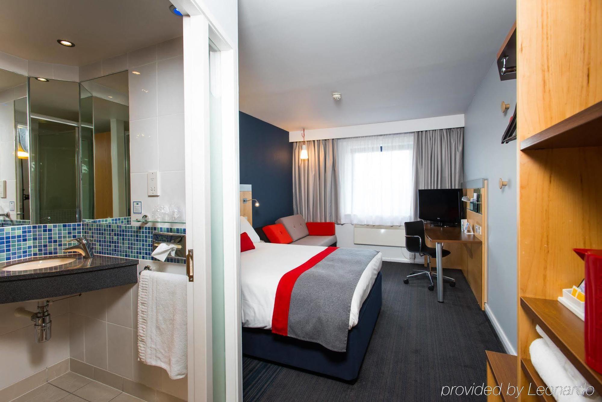 Holiday Inn Express Swansea East By Ihg מראה חיצוני תמונה