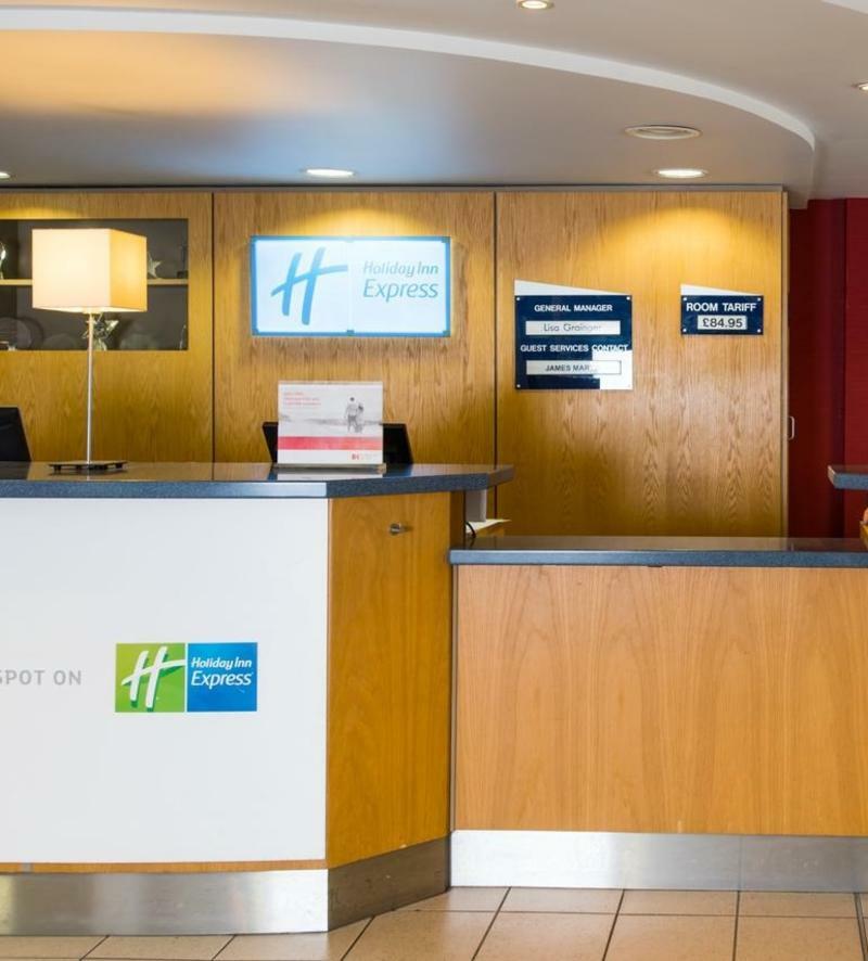 Holiday Inn Express Swansea East By Ihg מראה חיצוני תמונה